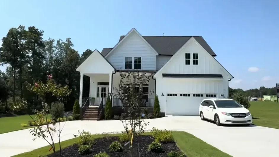 A beautiful custom home in Robinson, TX 